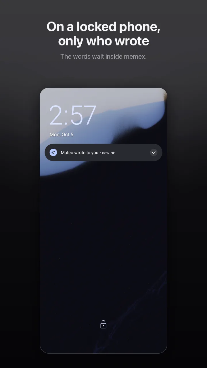 On a locked phone, only who wrote: the lock screen says Mateo wrote to you, and nothing more.
